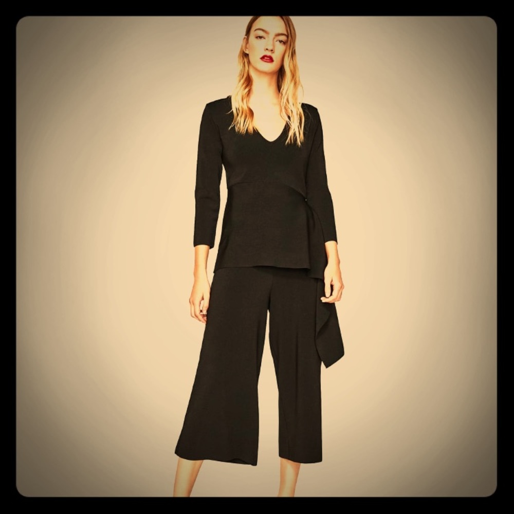New with tag - Zara v-neck asymmetrical black top